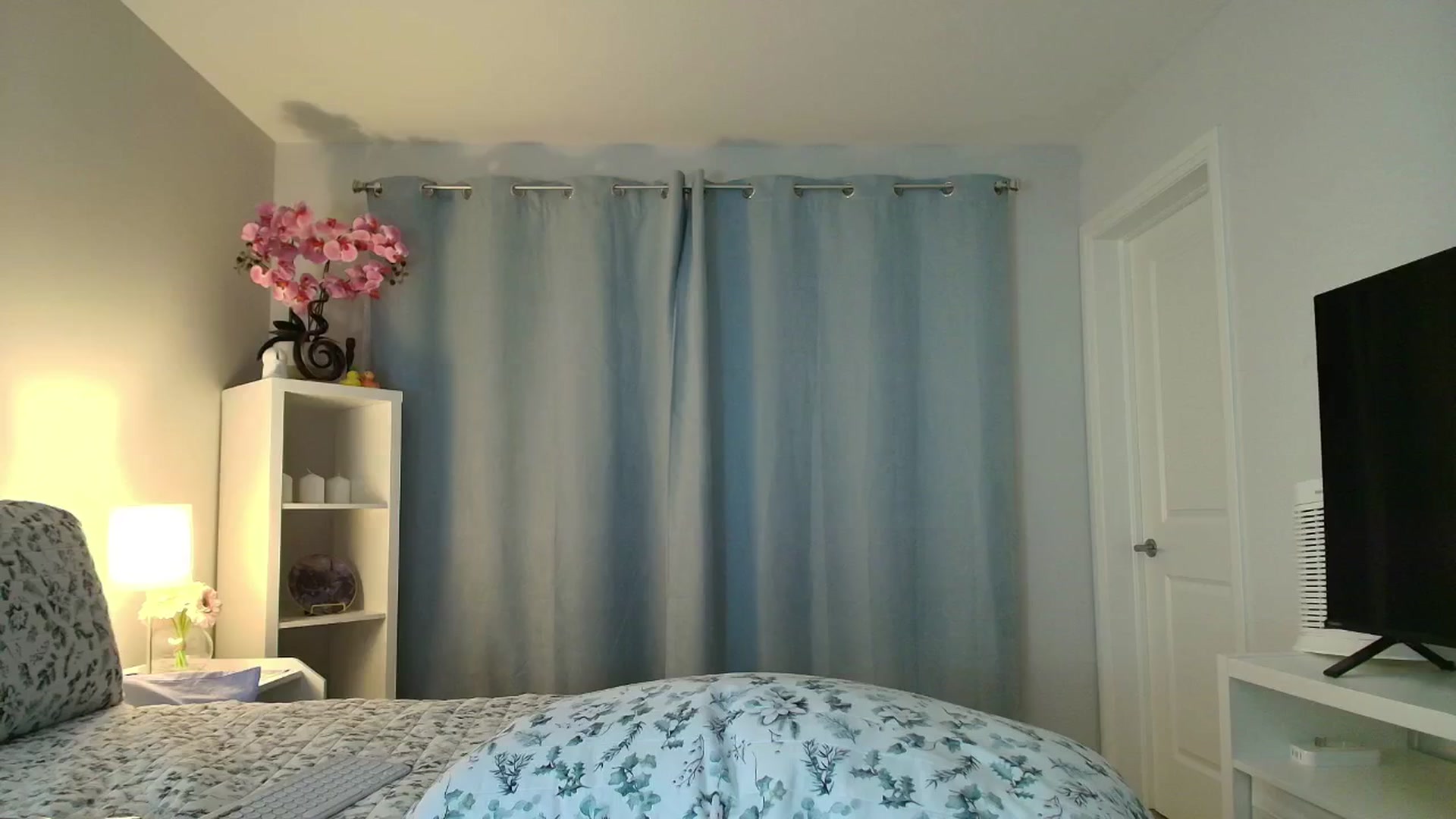 Gallery image thumbnail from AmberPeach's myfreecams stream on, 03/20/2026, 01:20 image 16 of 20