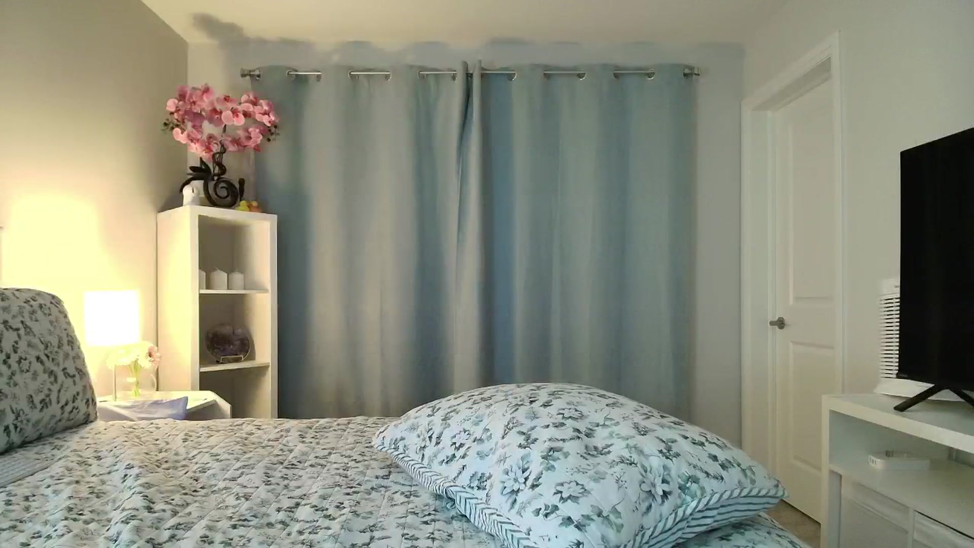 Gallery image thumbnail from AmberPeach's myfreecams stream on, 03/20/2026, 05:19 image 9 of 20