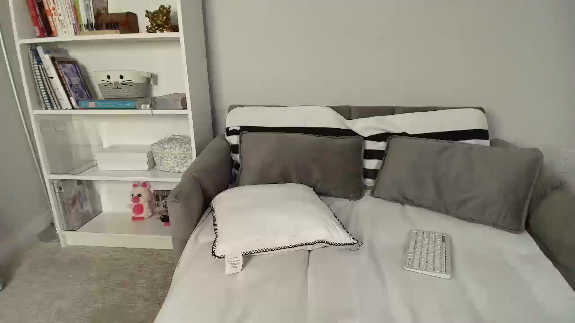 Gallery image thumbnail from AmberPeach's myfreecams stream on, 04/04/2026, 06:01 image 17 of 20