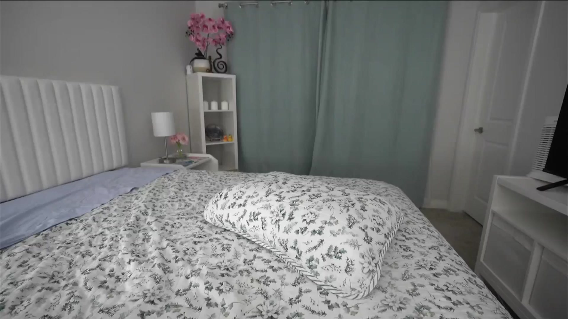Gallery image thumbnail from AmberPeach's myfreecams stream on, 04/21/2026, 03:24 image 12 of 20