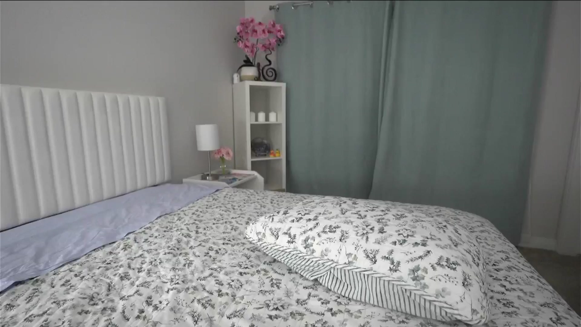 Gallery image thumbnail from AmberPeach's myfreecams stream on, 04/21/2026, 05:10 image 16 of 20