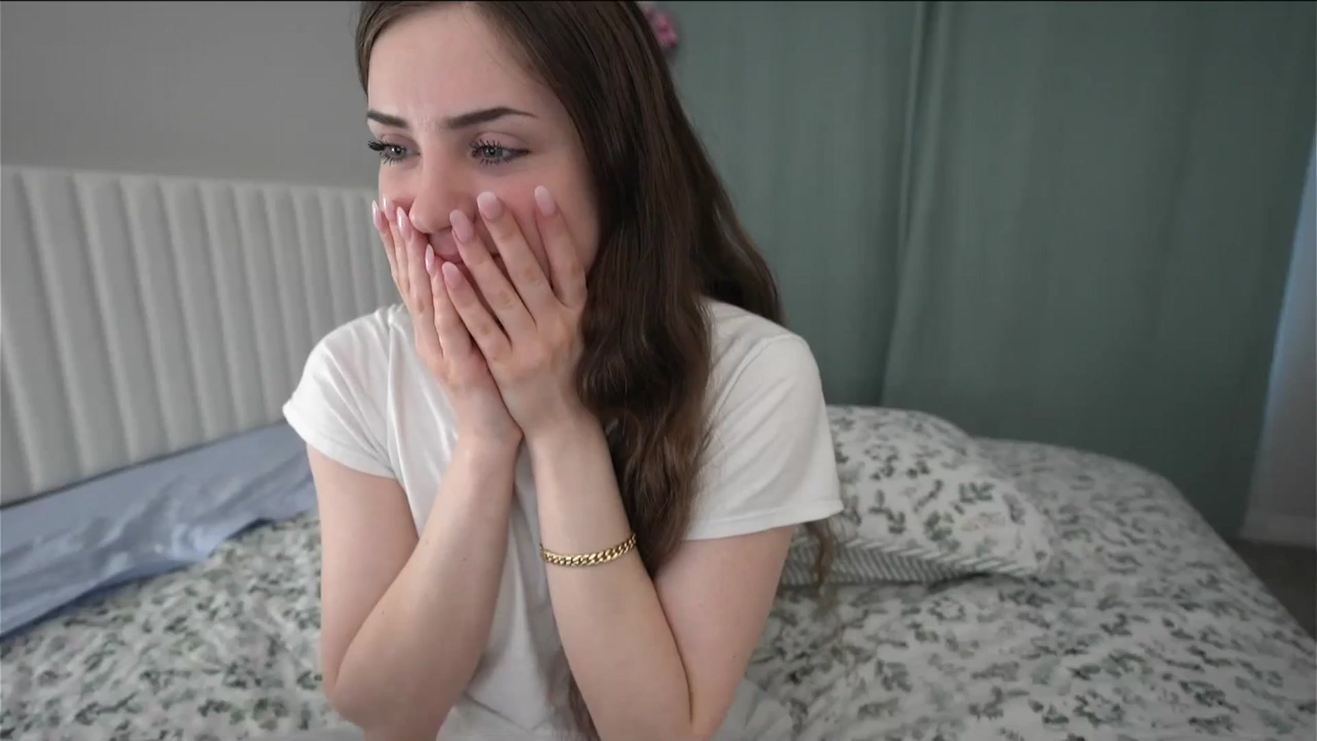 Gallery image thumbnail from AmberPeach's myfreecams stream on, 04/21/2026, 11:36 image 1 of 20