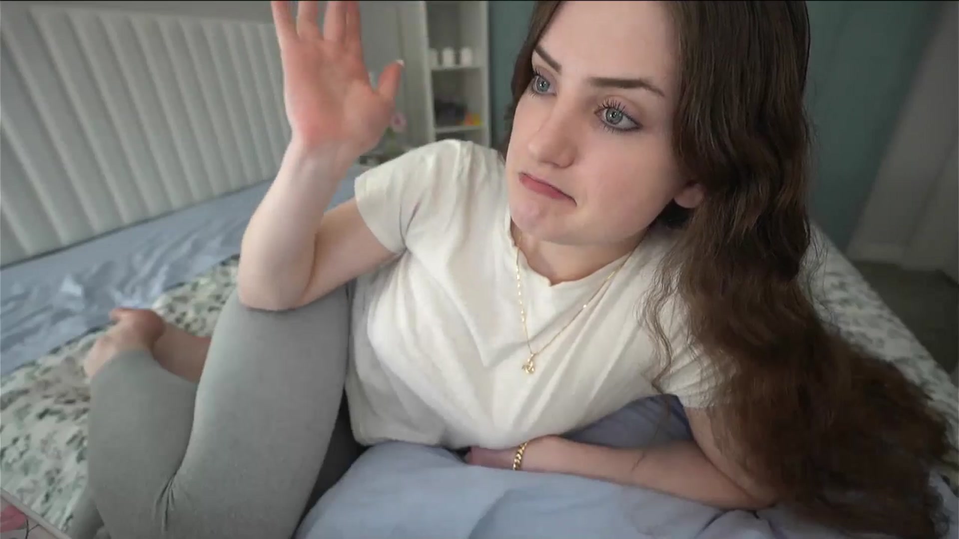 Gallery image thumbnail from AmberPeach's myfreecams stream on, 04/23/2026, 02:22 image 4 of 20