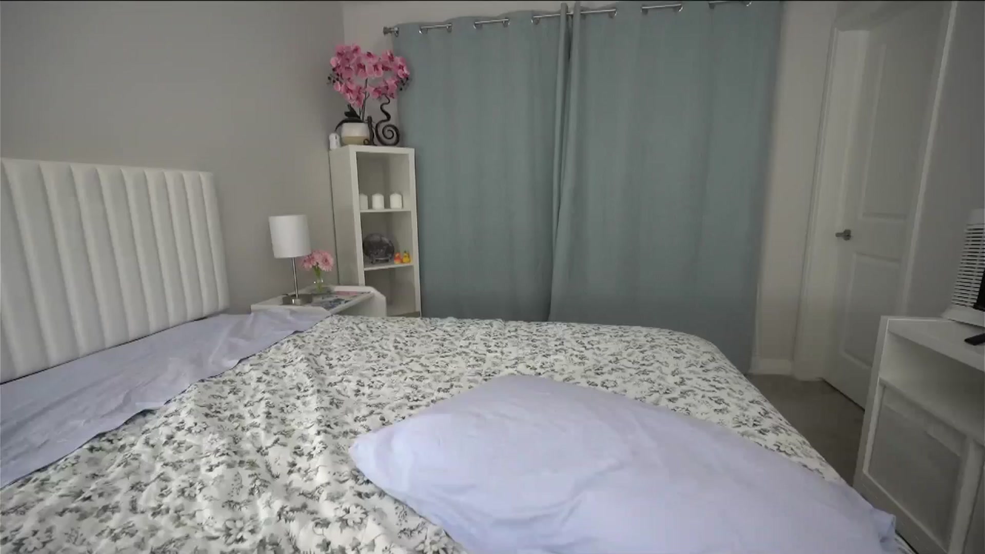 Gallery image thumbnail from AmberPeach's myfreecams stream on, 04/25/2026, 07:55 image 6 of 20
