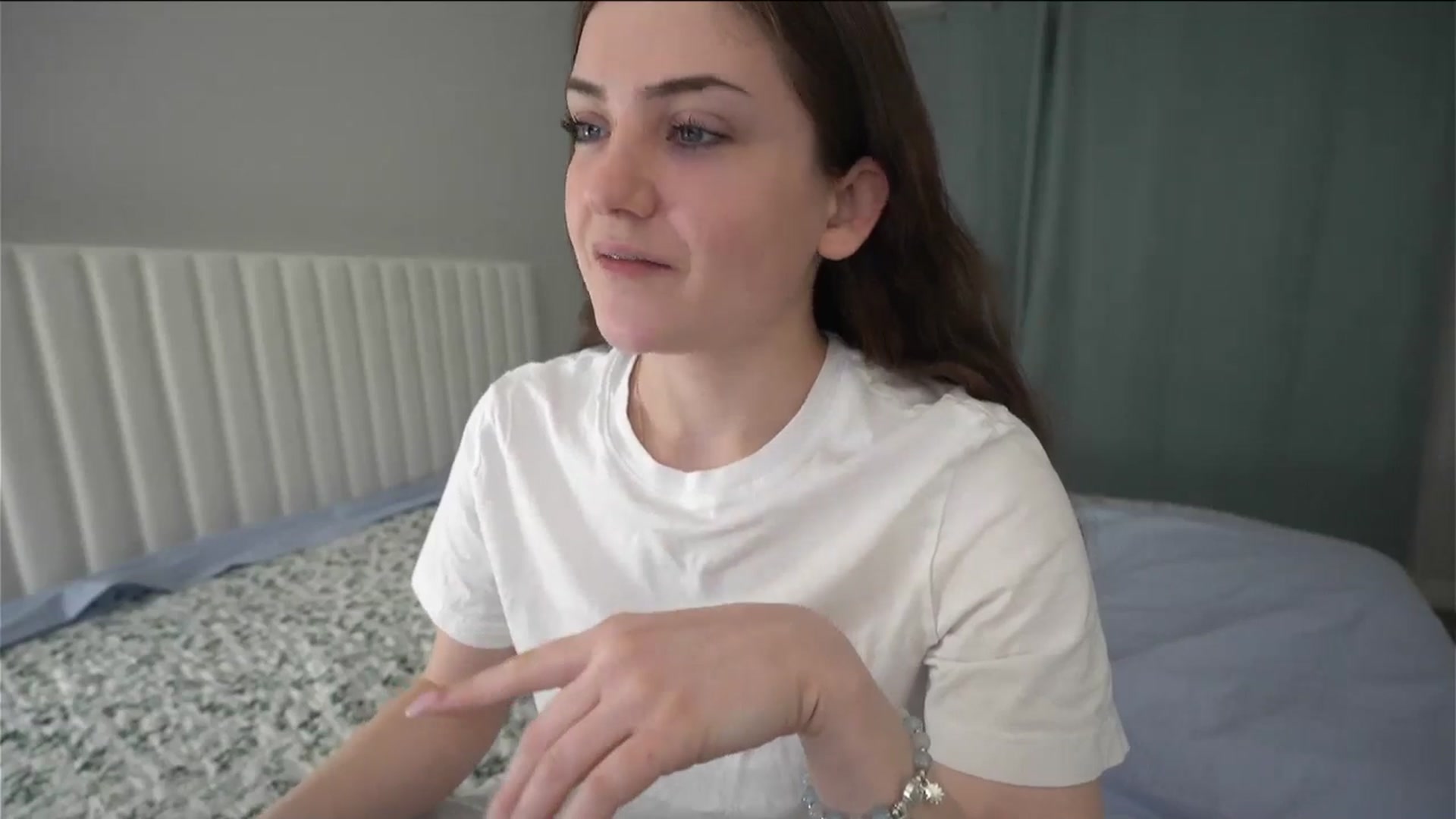 Gallery image thumbnail from AmberPeach's myfreecams stream on, 04/30/2026, 02:52 image 17 of 20