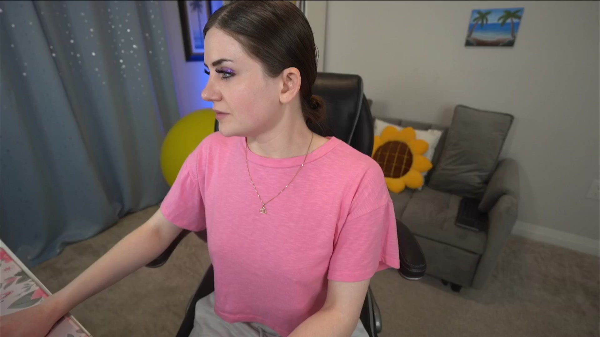Gallery image thumbnail from AmberPeach's myfreecams stream on, 05/04/2026, 06:51 image 6 of 20