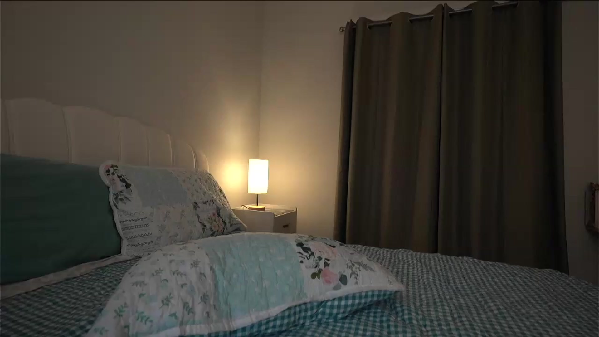 Gallery image thumbnail from AmberPeach's myfreecams stream on, 06/10/2026, 08:11 image 1 of 20