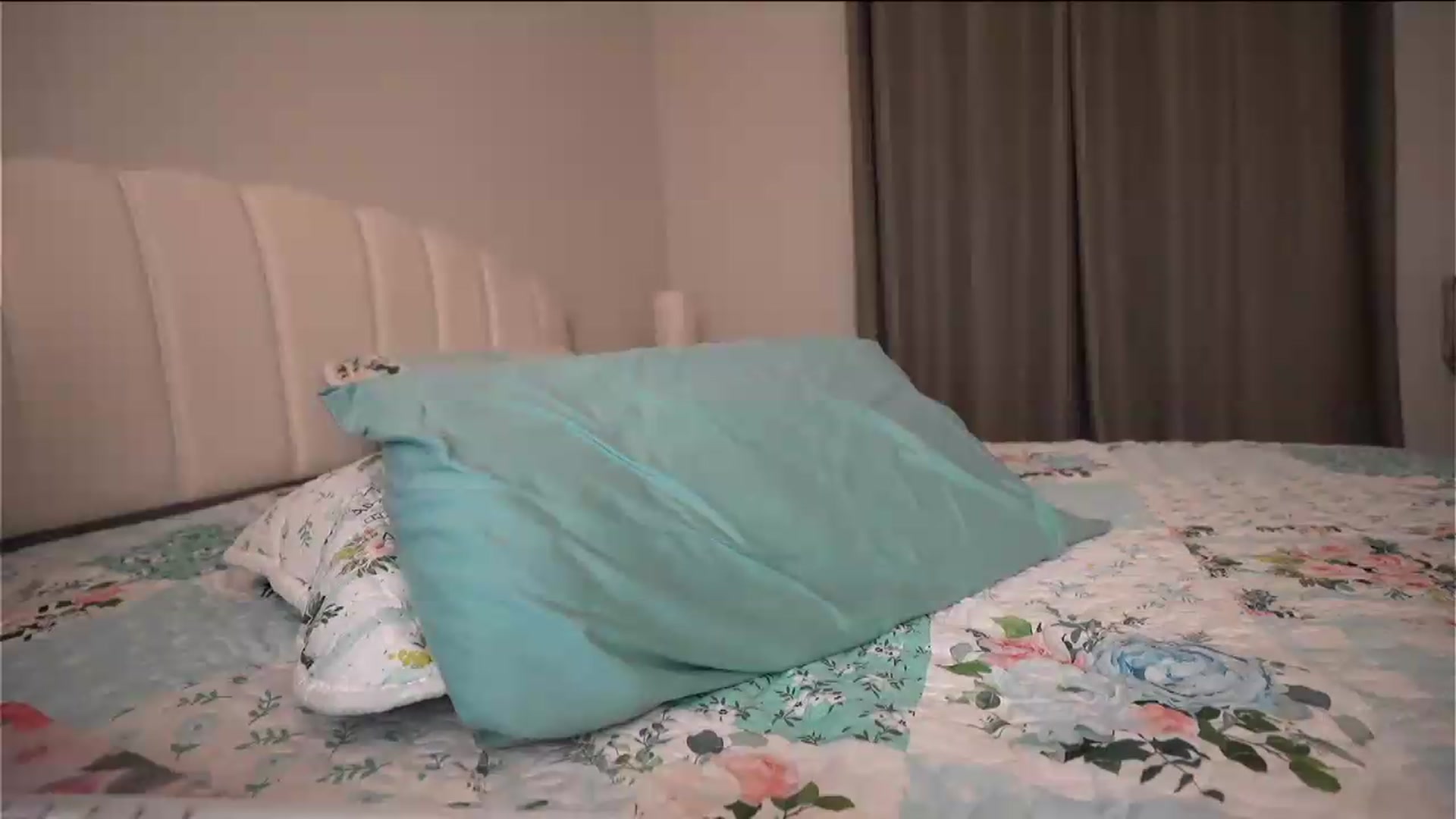 Gallery image thumbnail from AmberPeach's myfreecams stream on, 06/13/2026, 07:31 image 19 of 20