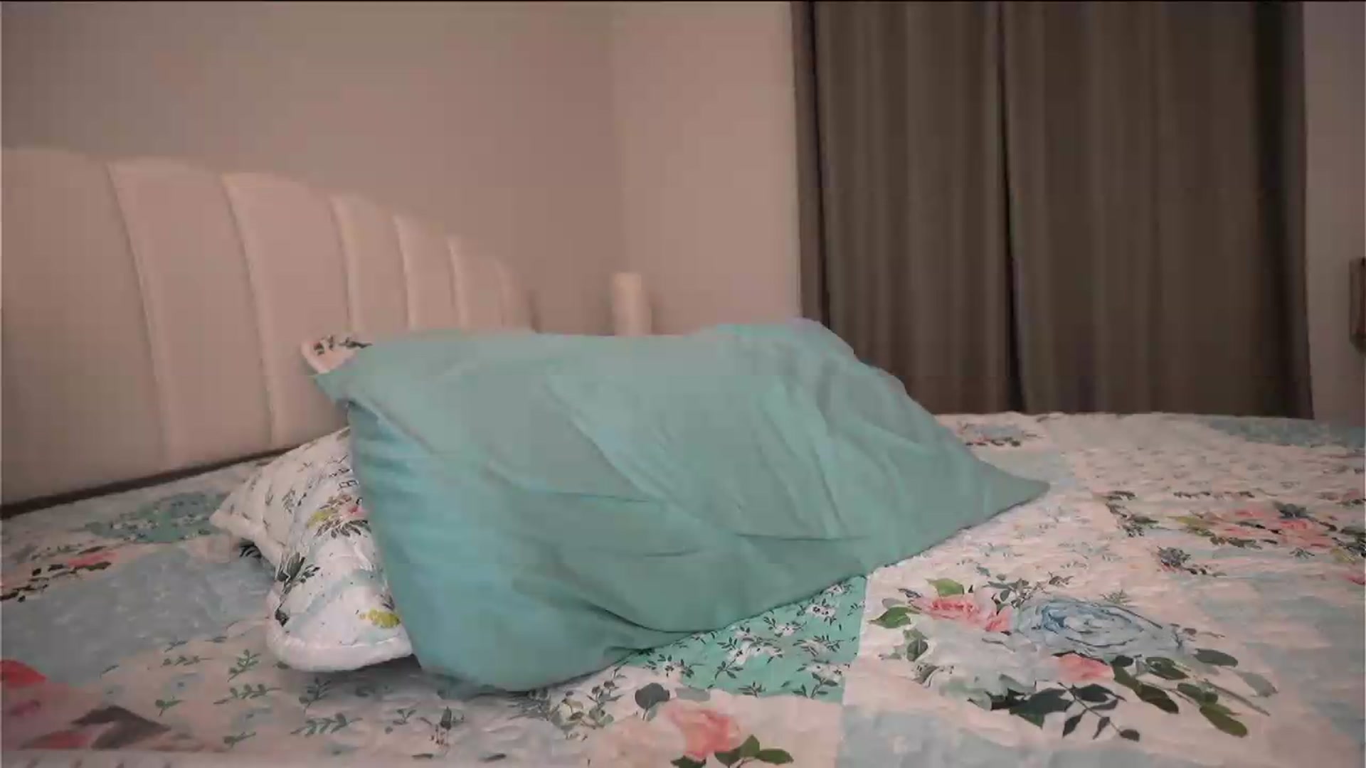 Gallery image thumbnail from AmberPeach's myfreecams stream on, 06/13/2026, 07:31 image 18 of 20