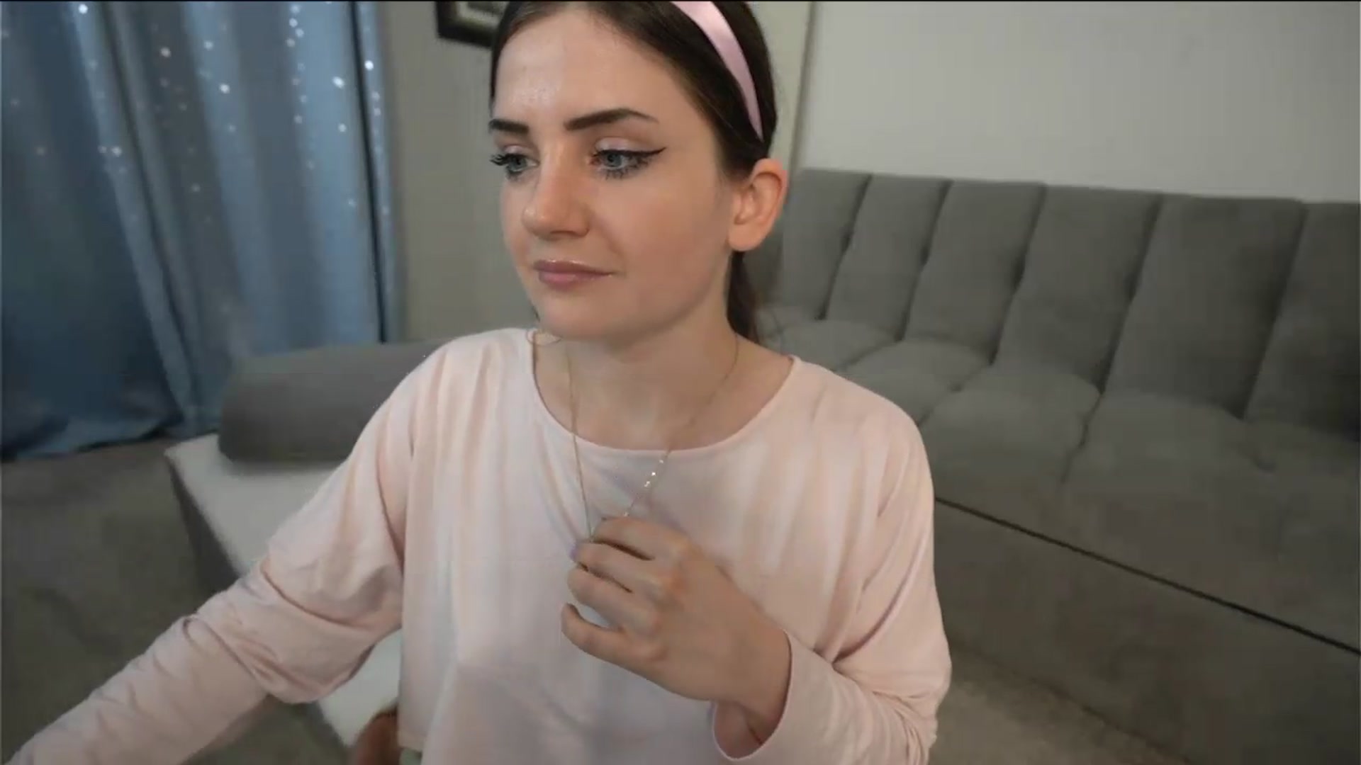 Gallery image thumbnail from AmberPeach's myfreecams stream on, 07/11/2026, 20:28 image 14 of 20