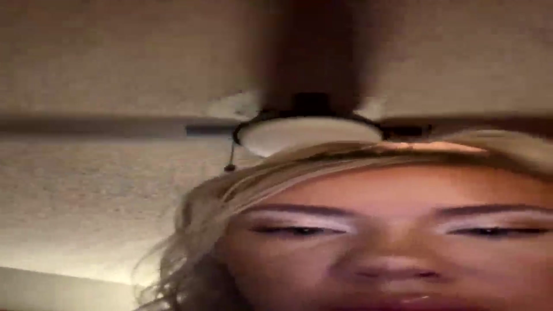 Gallery image thumbnail from AmberRose9114's myfreecams stream on, 03/25/2025, 18:22 image 11 of 20
