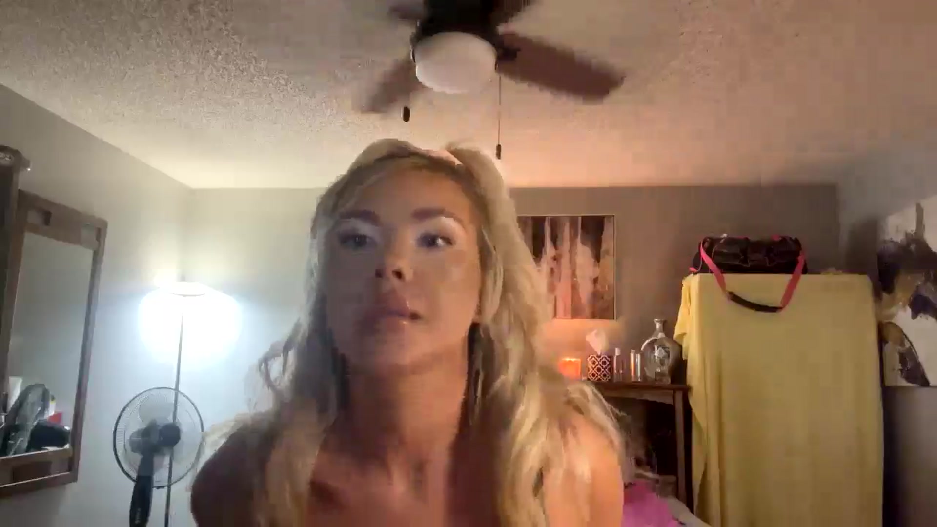 Gallery image thumbnail from AmberRose9114's myfreecams stream on, 03/25/2025, 18:22 image 3 of 20