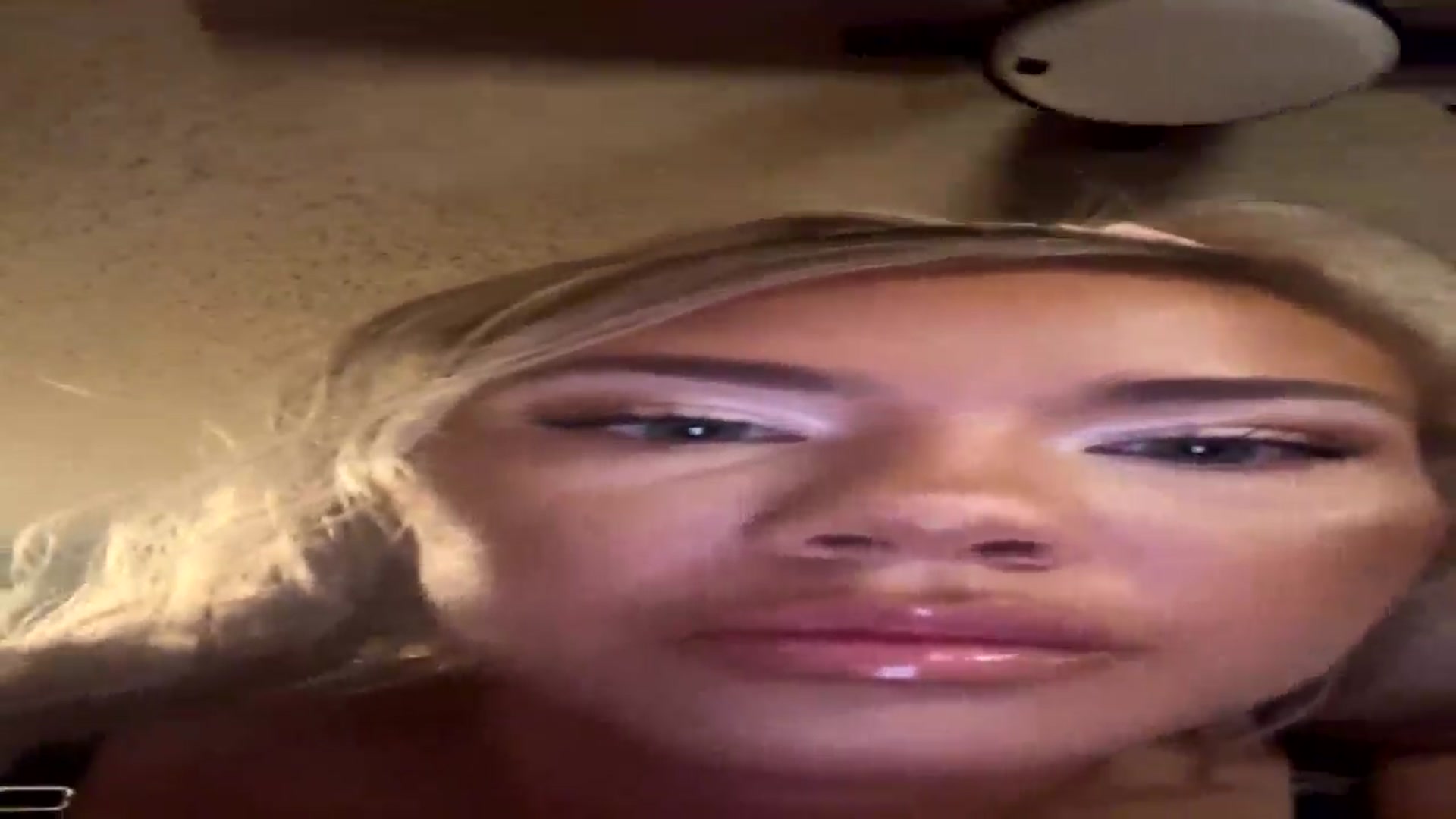 Gallery image thumbnail from AmberRose9114's myfreecams stream on, 03/25/2025, 18:22 image 10 of 20