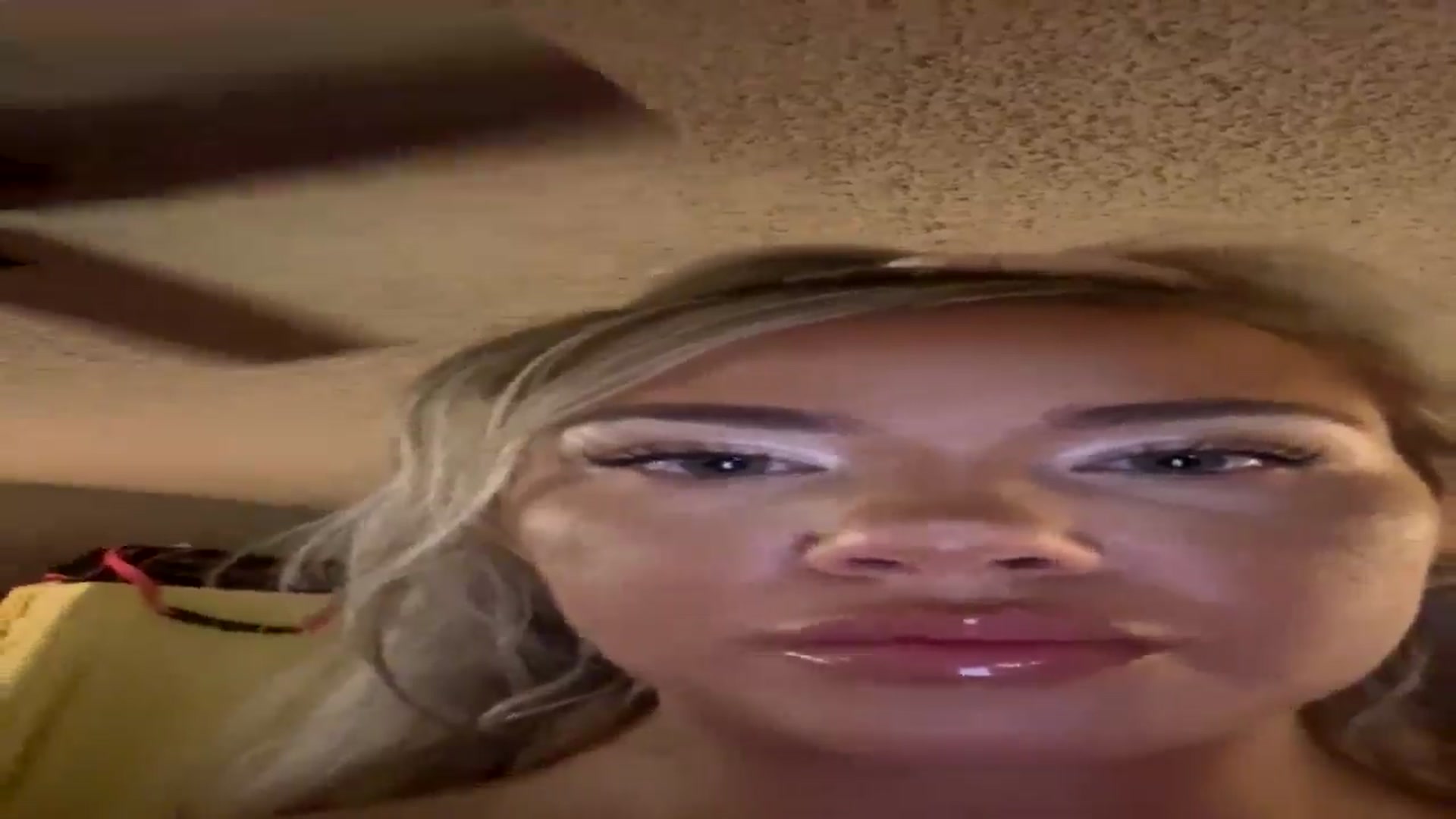 Gallery image thumbnail from AmberRose9114's myfreecams stream on, 03/25/2025, 18:22 image 9 of 20