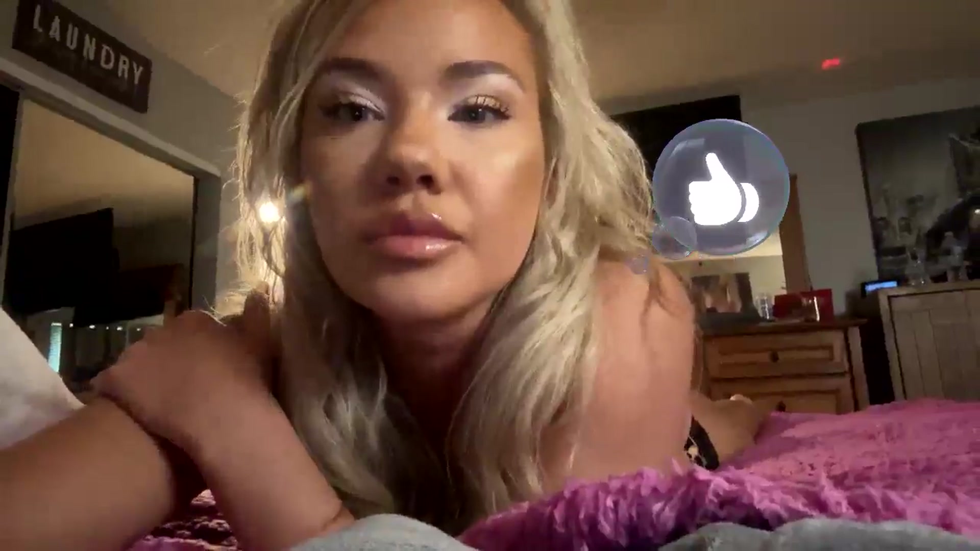 Gallery image thumbnail from AmberRose9114's myfreecams stream on, 03/25/2025, 18:54 image 3 of 20