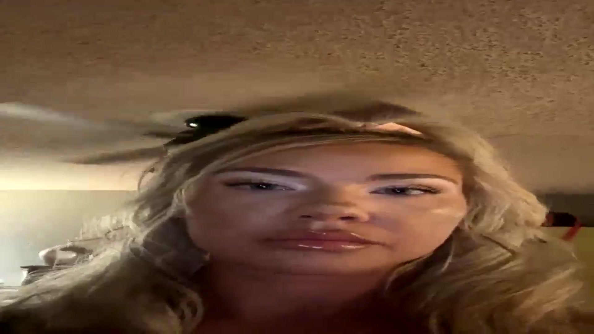 Gallery image thumbnail from AmberRose9114's myfreecams stream on, 03/25/2025, 18:54 image 17 of 20