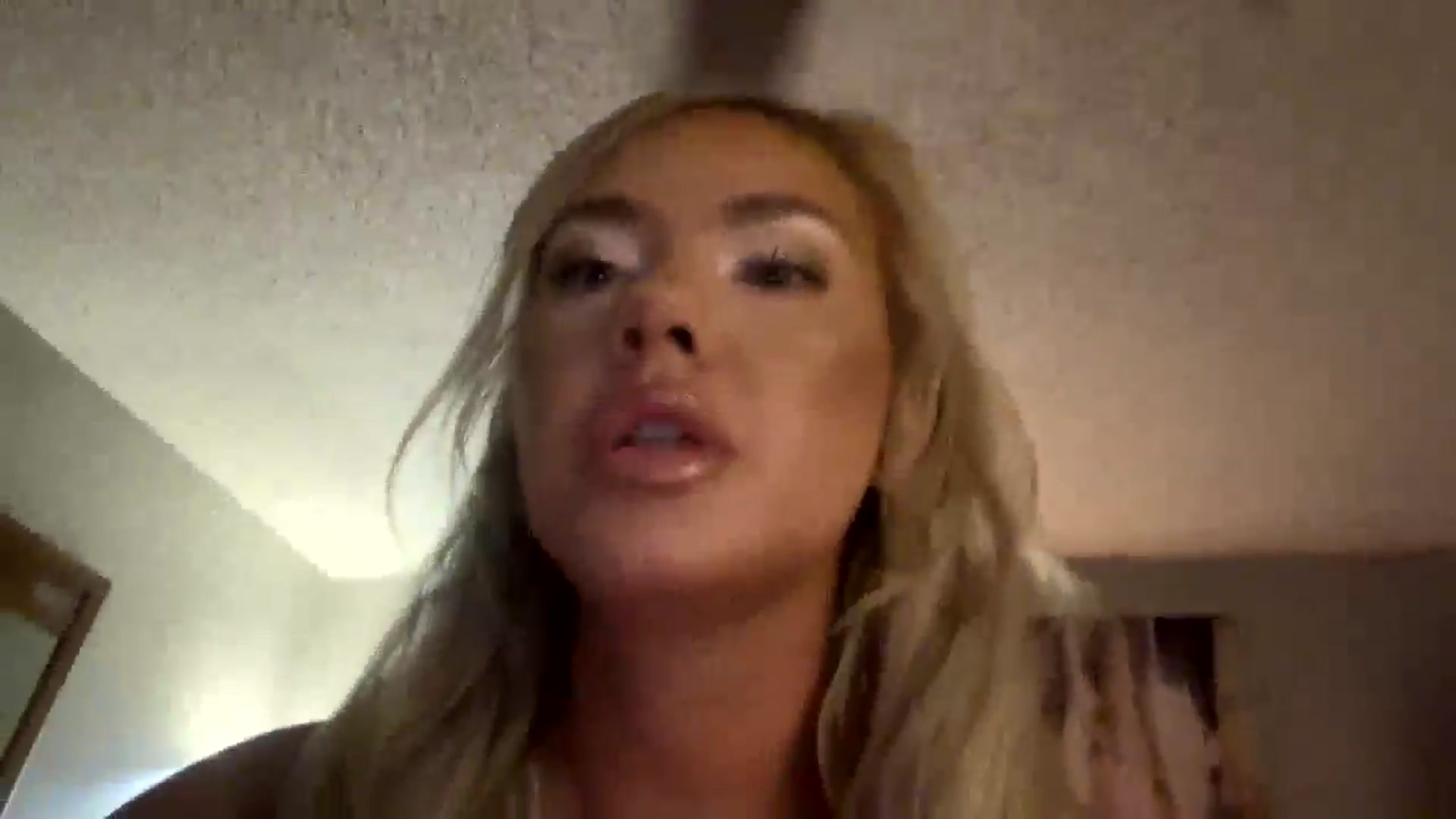 Gallery image thumbnail from AmberRose9114's myfreecams stream on, 03/25/2025, 18:54 image 10 of 20