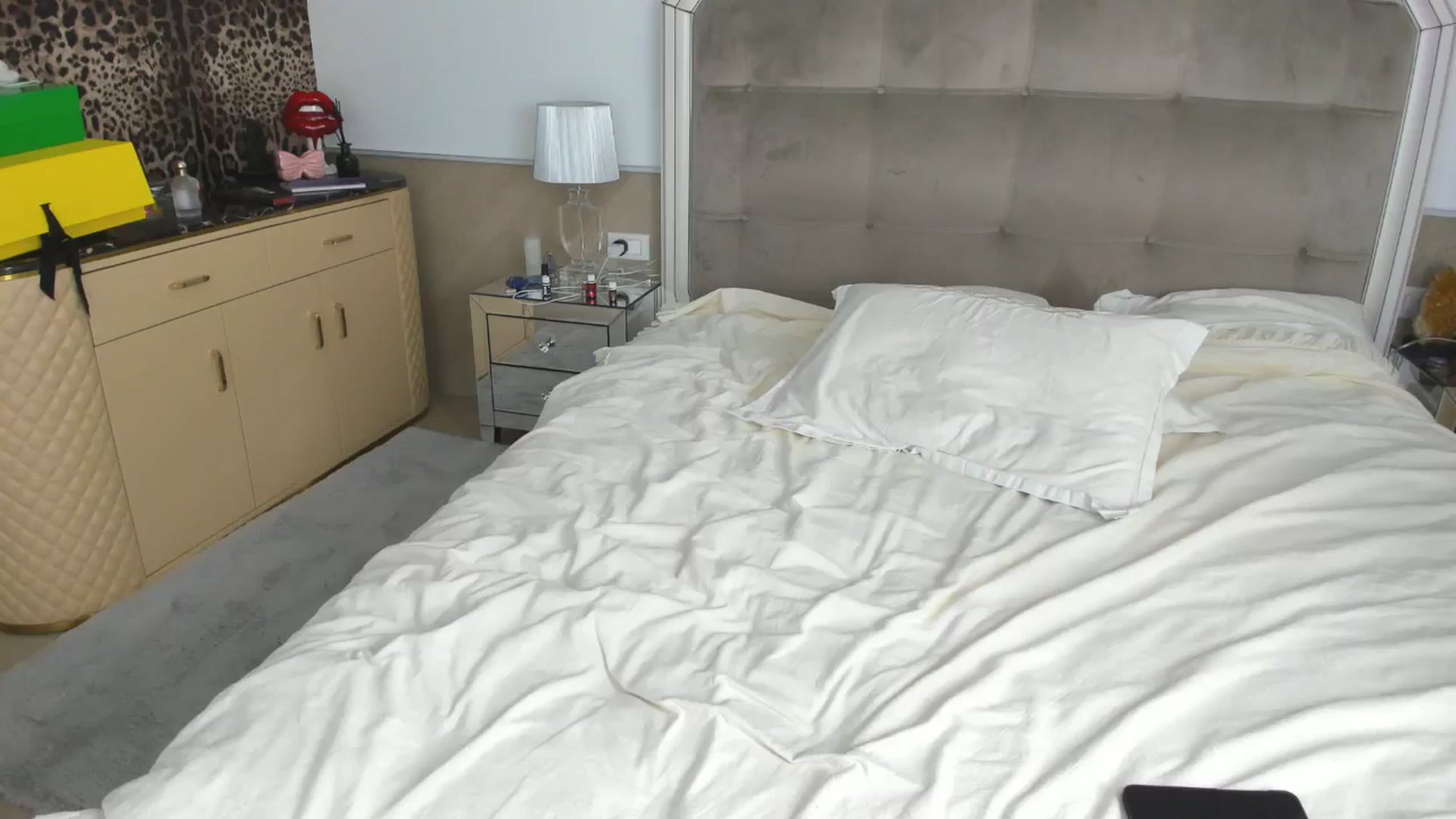 Gallery image thumbnail from AmberVenus's myfreecams stream on, 02/06/2025, 21:09 image 13 of 20
