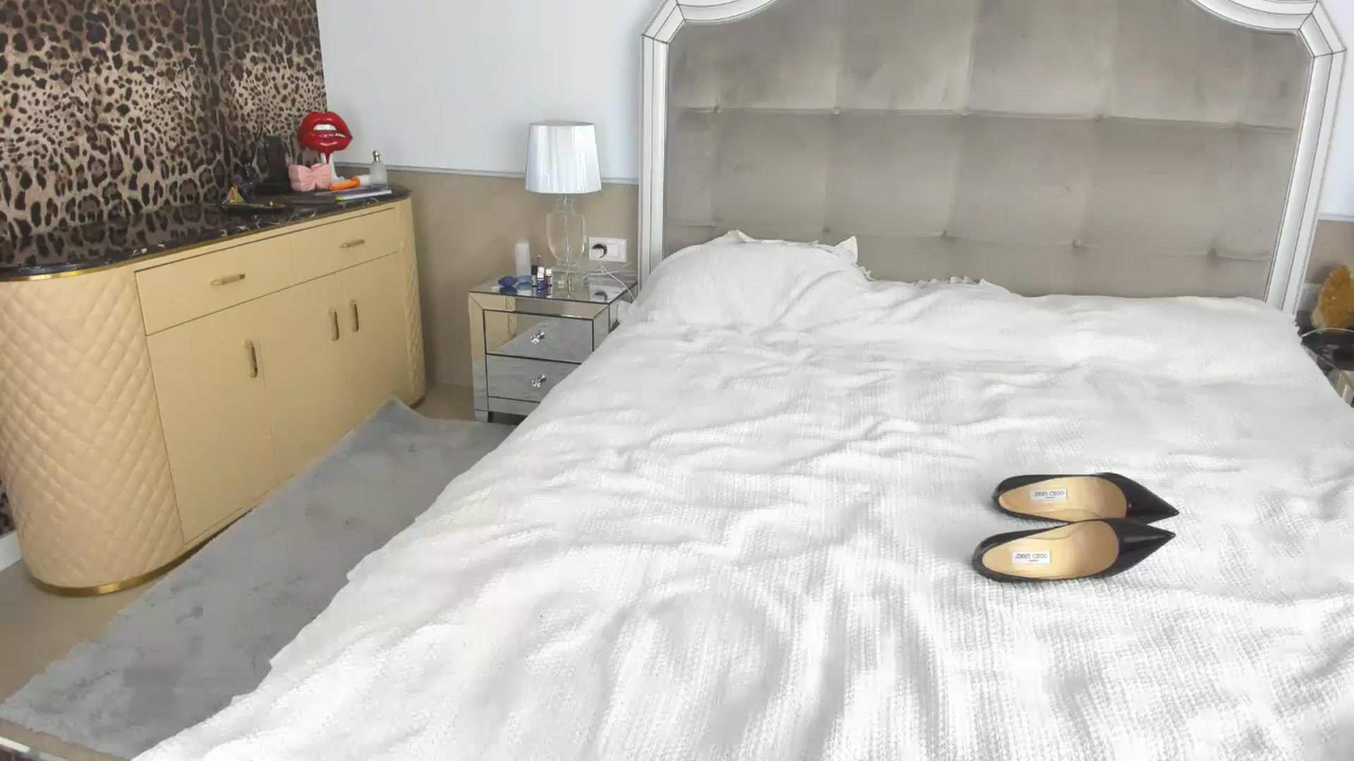Gallery image thumbnail from AmberVenus's myfreecams stream on, 02/07/2025, 21:04 image 11 of 20
