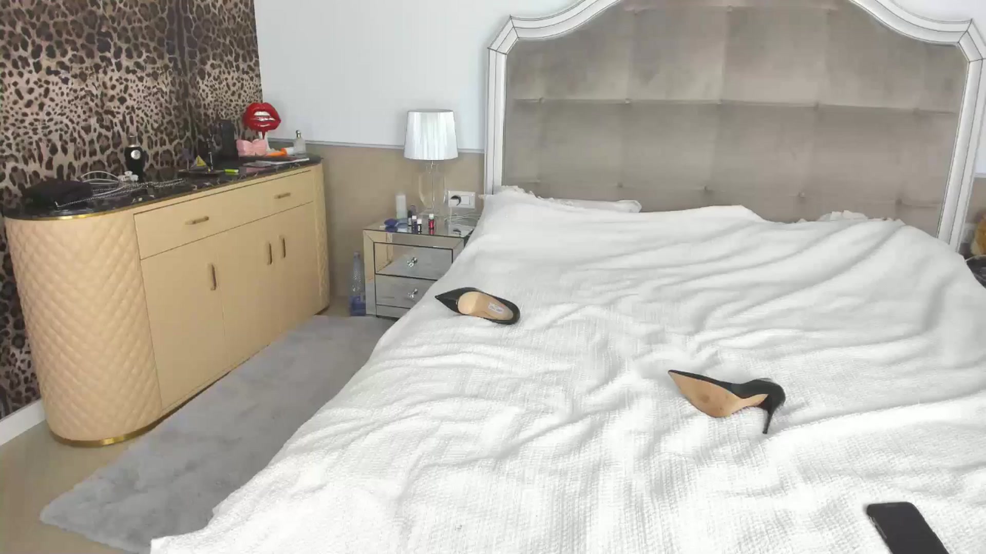 Gallery image thumbnail from AmberVenus's myfreecams stream on, 02/08/2025, 20:54 image 7 of 20