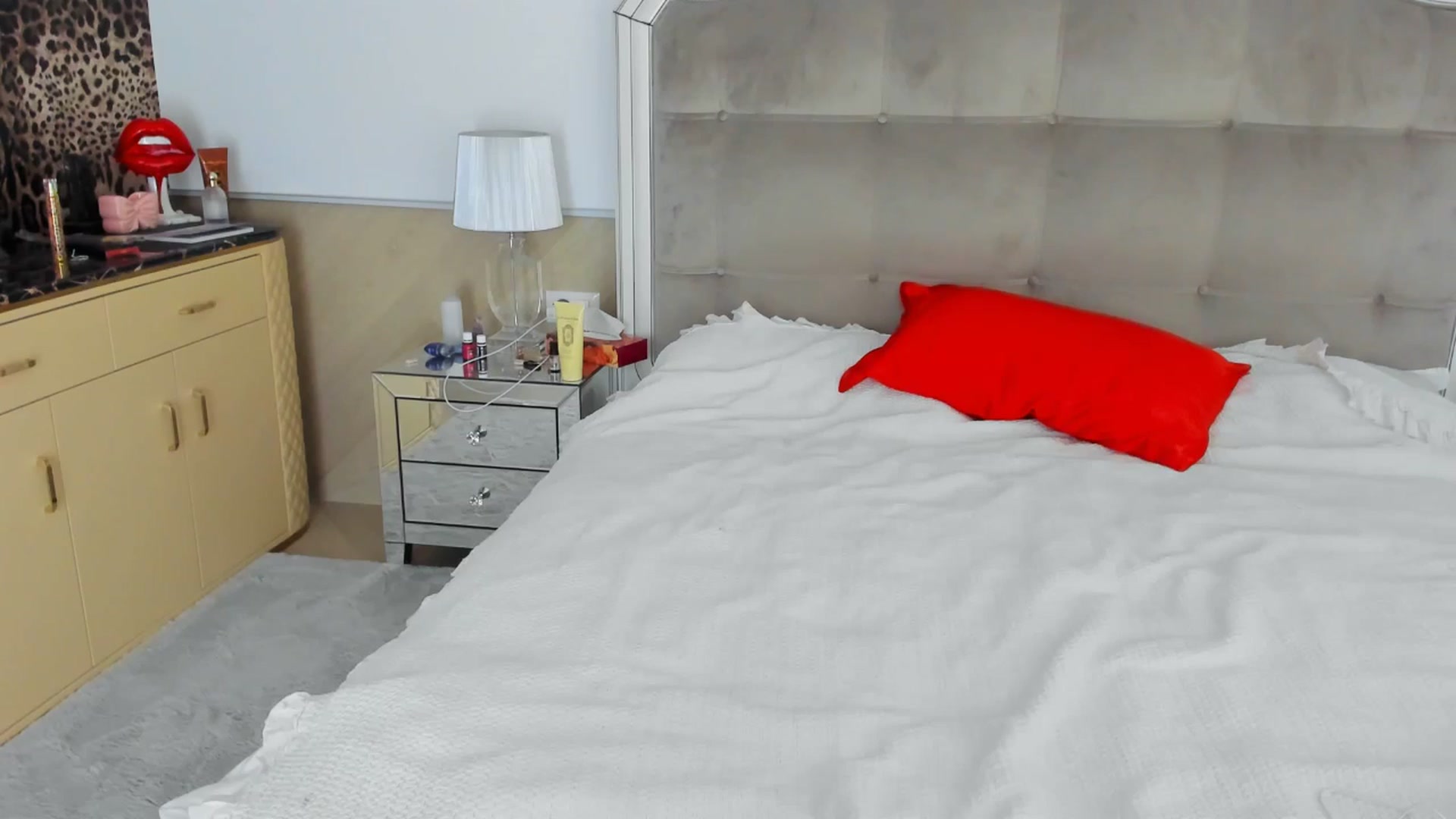 Gallery image thumbnail from AmberVenus's myfreecams stream on, 02/20/2025, 21:05 image 12 of 20