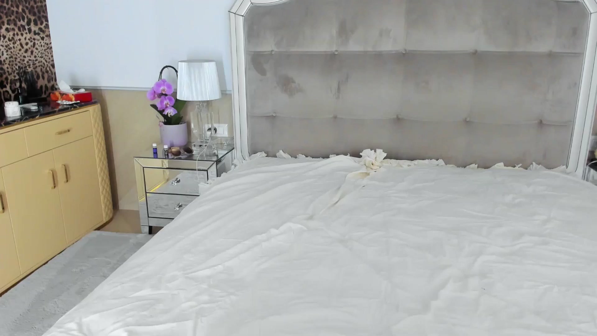 Gallery image thumbnail from AmberVenus's myfreecams stream on, 03/11/2025, 18:12 image 18 of 20