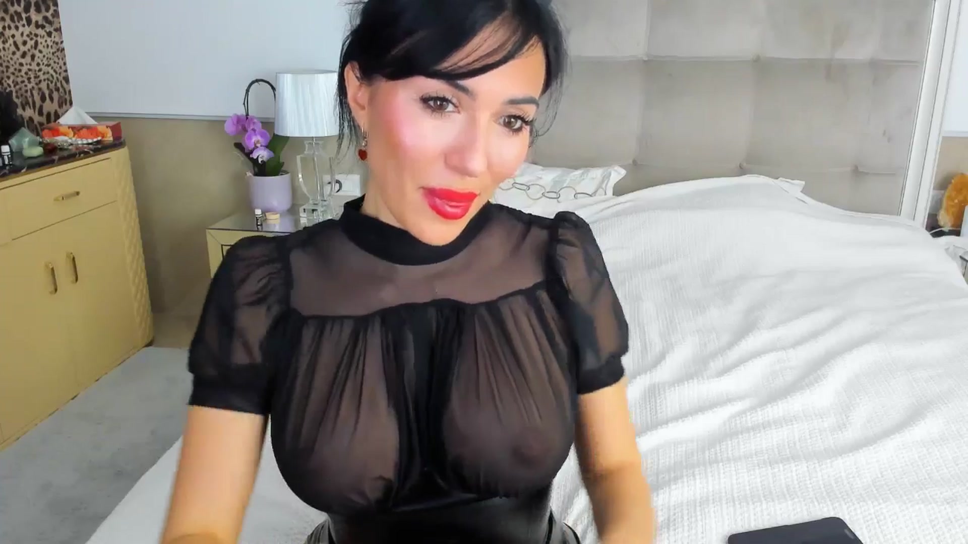 Gallery image thumbnail from AmberVenus's myfreecams stream on, 03/15/2025, 19:57 image 20 of 20