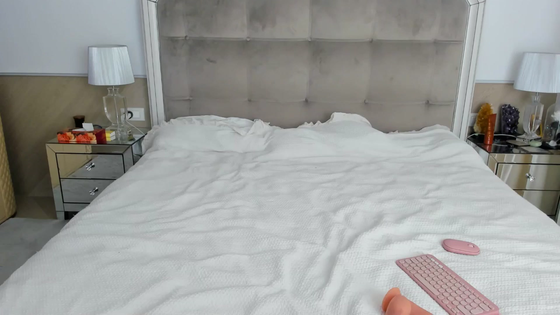 Gallery image thumbnail from AmberVenus's myfreecams stream on, 04/03/2025, 16:40 image 15 of 20