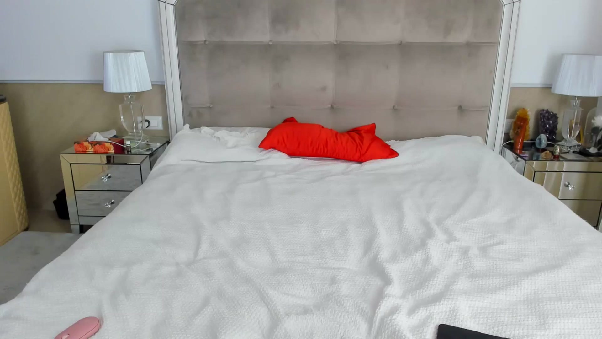 Gallery image thumbnail from AmberVenus's myfreecams stream on, 04/07/2025, 17:29 image 12 of 20