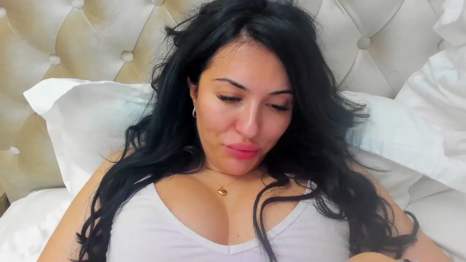 Gallery image thumbnail from AmberWTF's myfreecams stream on, 03/04/2023, 17:10 image 10 of 20