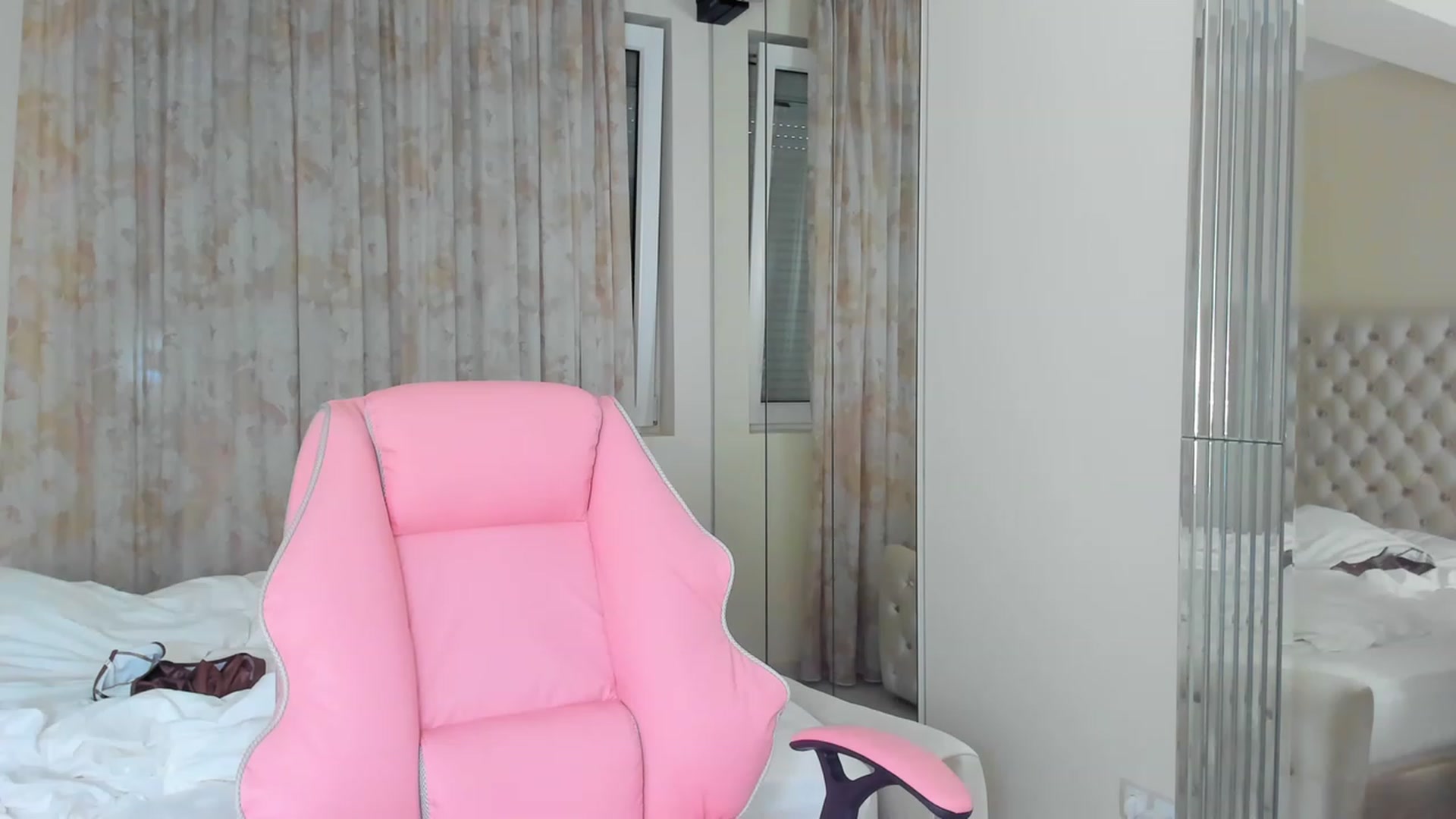Gallery image thumbnail from AmberWTF's myfreecams stream on, 04/02/2023, 16:03 image 15 of 20