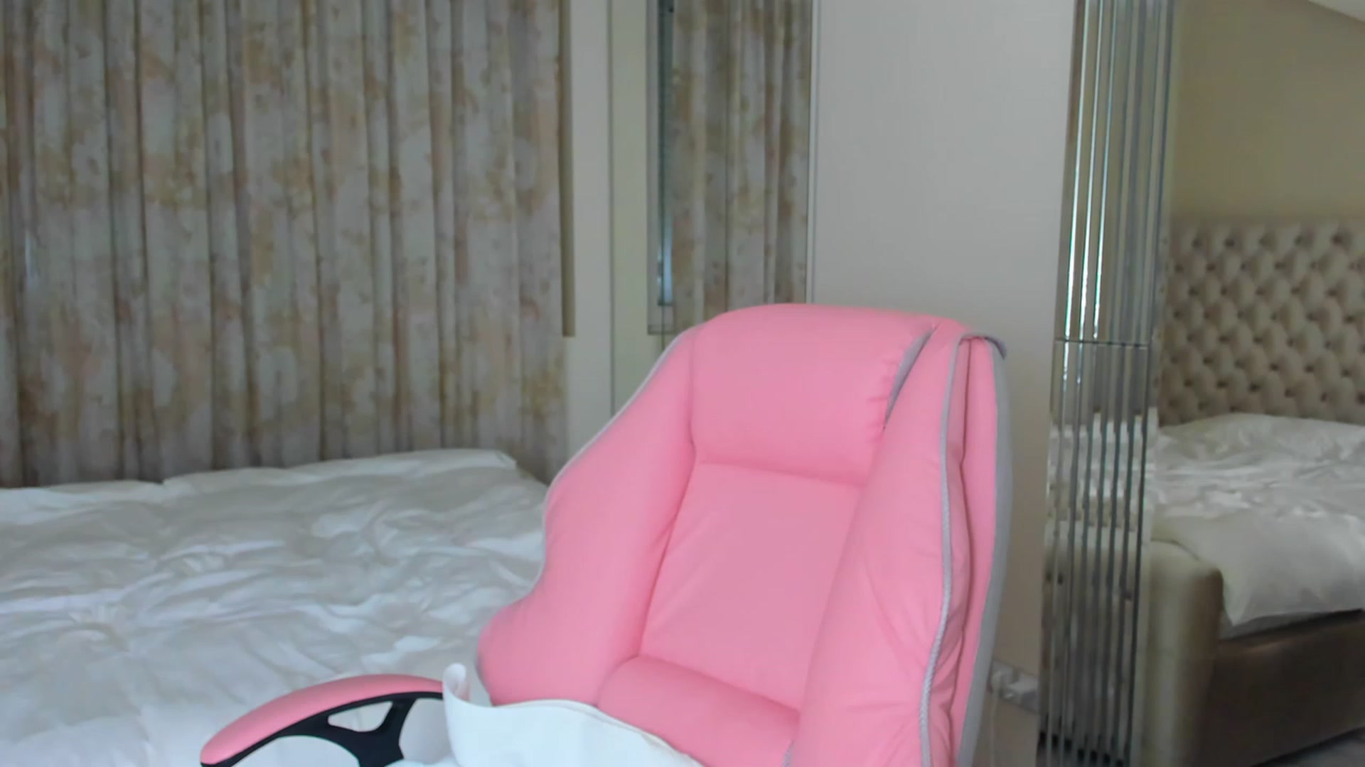 Gallery image thumbnail from AmberWTF's myfreecams stream on, 04/09/2023, 17:52 image 19 of 20