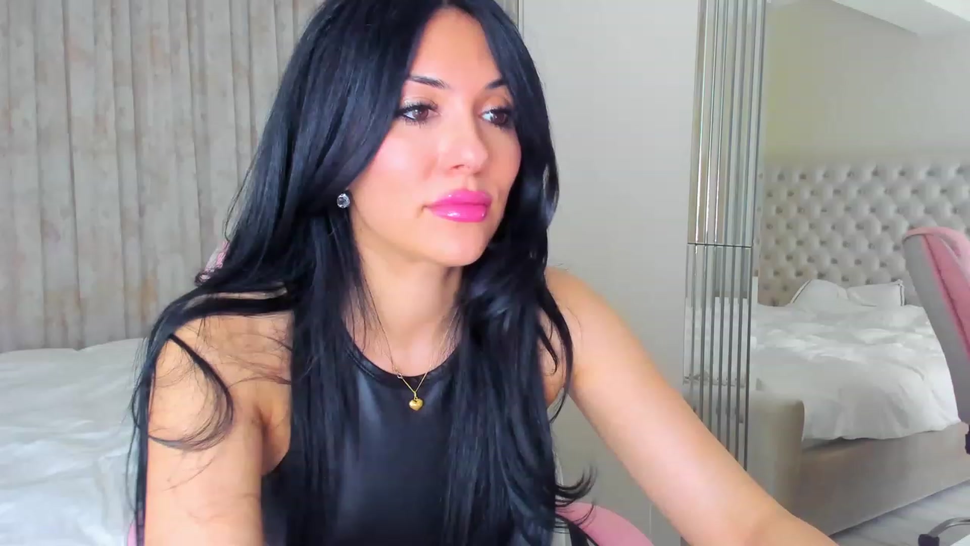 Gallery image thumbnail from AmberWTF's myfreecams stream on, 04/12/2023, 18:06 image 6 of 20