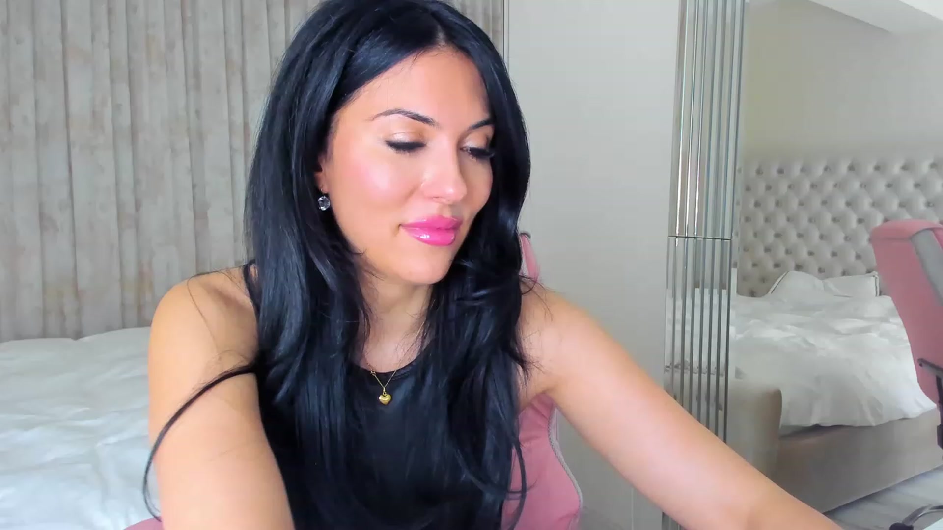 Gallery image thumbnail from AmberWTF's myfreecams stream on, 04/12/2023, 18:06 image 12 of 20