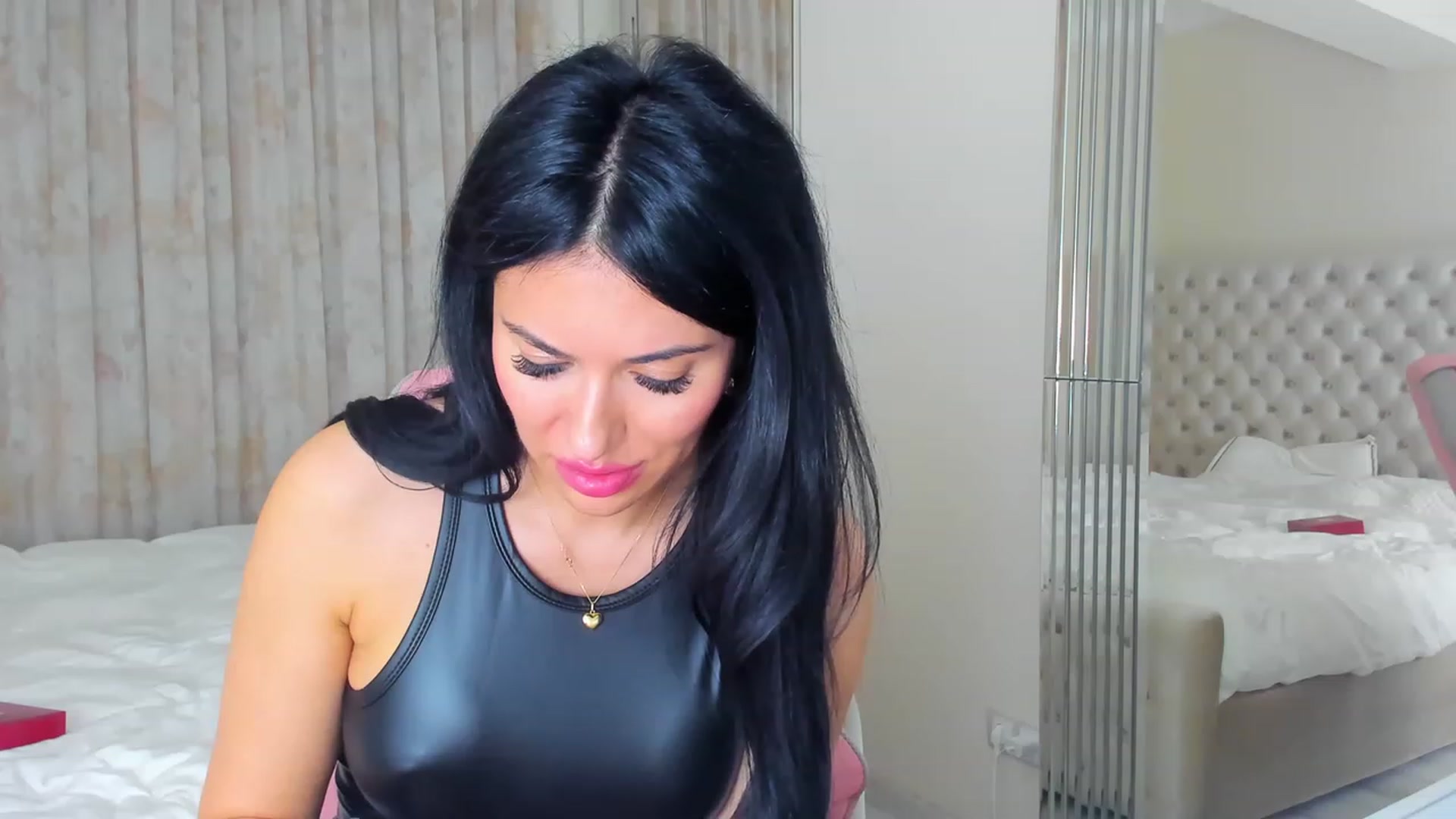 Gallery image thumbnail from AmberWTF's myfreecams stream on, 04/12/2023, 18:56 image 6 of 20