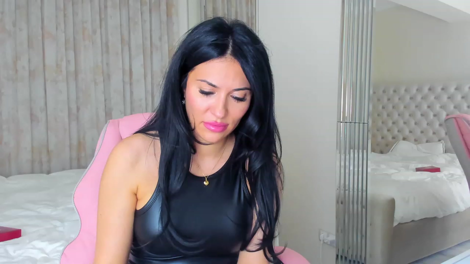 Gallery image thumbnail from AmberWTF's myfreecams stream on, 04/12/2023, 18:56 image 11 of 20