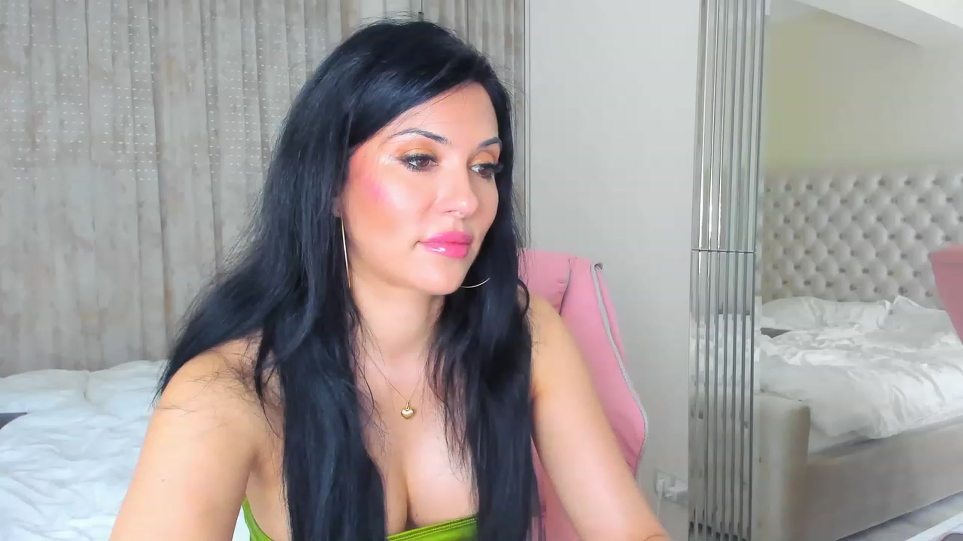 Gallery image thumbnail from AmberWTF's myfreecams stream on, 04/17/2023, 17:35 image 3 of 20