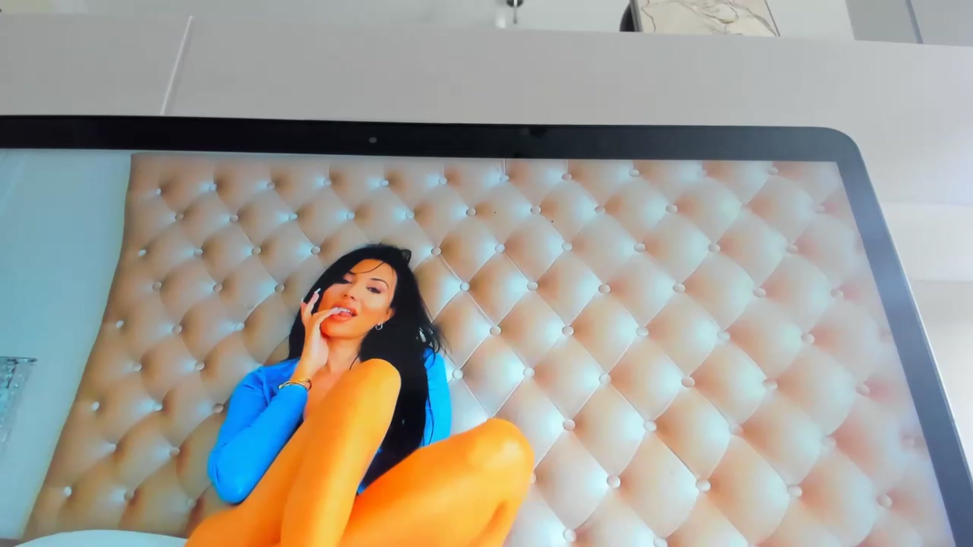 Gallery image thumbnail from AmberWTF's myfreecams stream on, 04/18/2023, 17:23 image 12 of 20