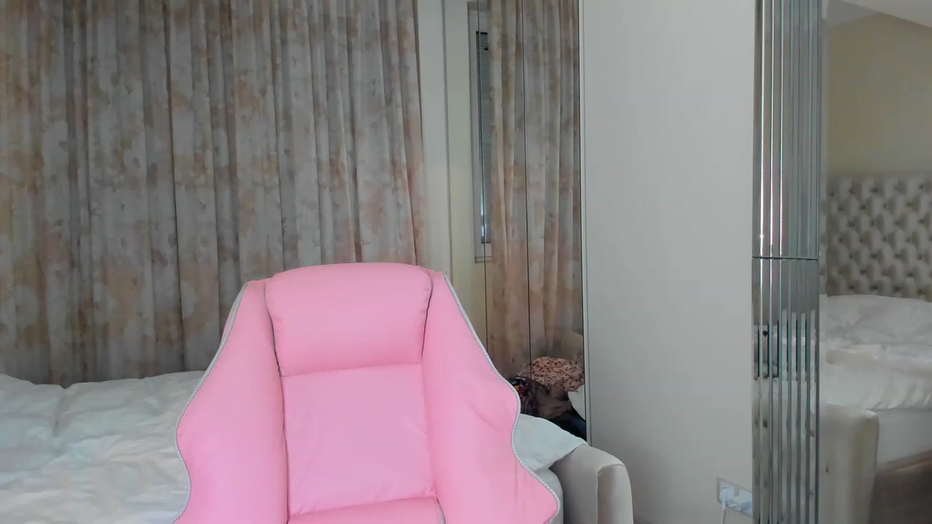 Gallery image thumbnail from AmberWTF's myfreecams stream on, 04/19/2023, 18:01 image 1 of 20