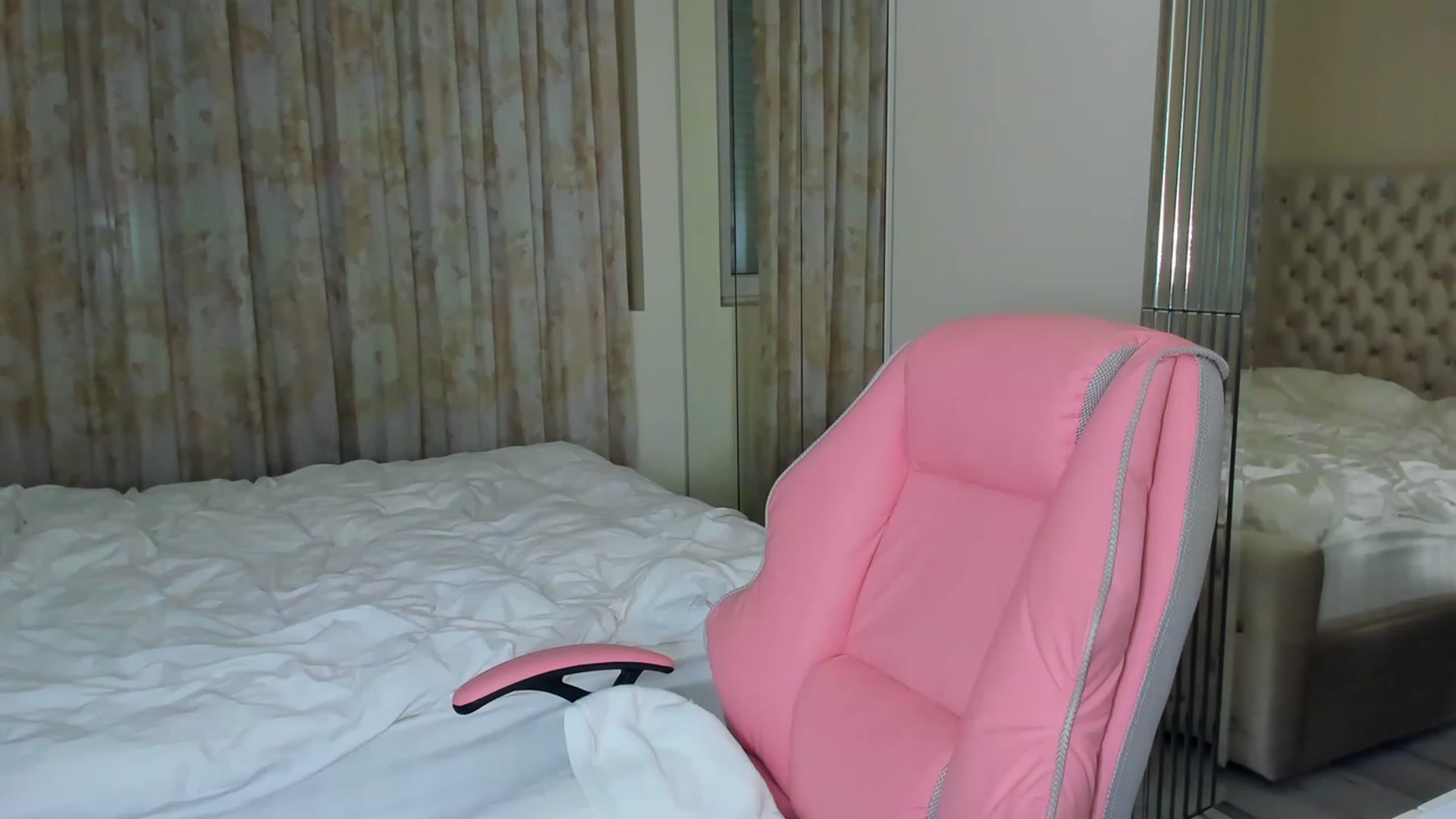 Gallery image thumbnail from AmberWTF's myfreecams stream on, 04/20/2023, 19:49 image 12 of 20