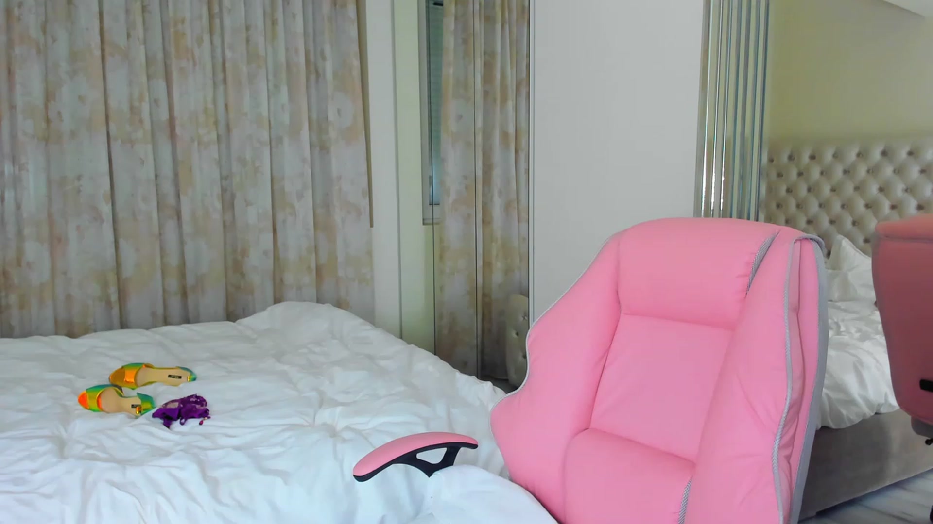 Gallery image thumbnail from AmberWTF's myfreecams stream on, 04/23/2023, 18:13 image 15 of 20