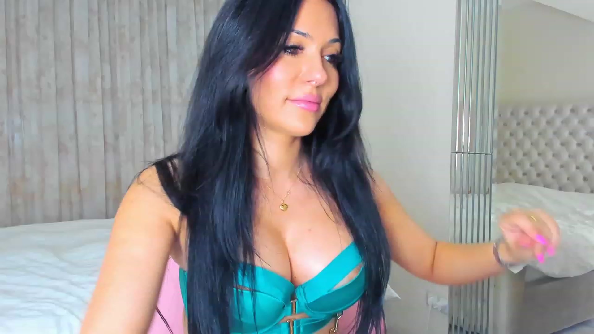 Gallery image thumbnail from AmberWTF's myfreecams stream on, 04/25/2023, 19:11 image 3 of 20
