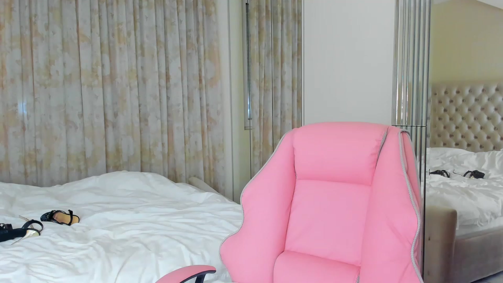 Gallery image thumbnail from AmberWTF's myfreecams stream on, 05/02/2023, 16:47 image 10 of 20