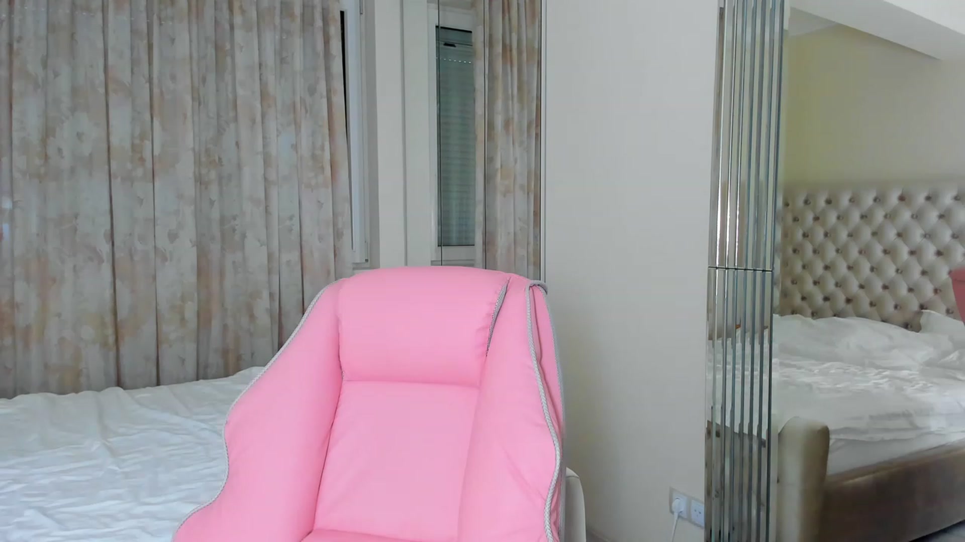 Gallery image thumbnail from AmberWTF's myfreecams stream on, 05/15/2023, 17:45 image 10 of 20