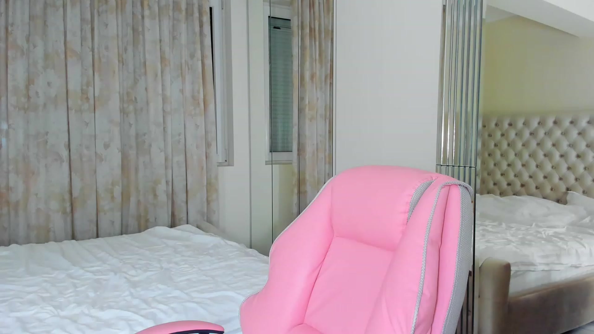 Gallery image thumbnail from AmberWTF's myfreecams stream on, 05/15/2023, 17:45 image 20 of 20
