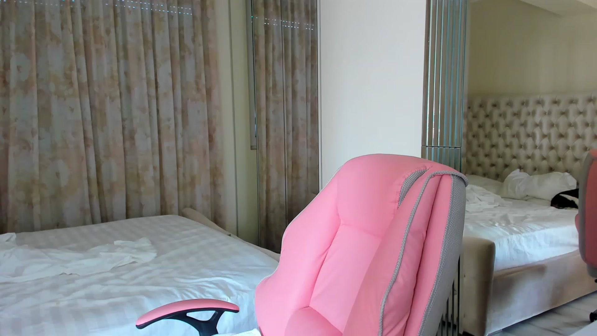 Gallery image thumbnail from AmberWTF's myfreecams stream on, 05/28/2023, 13:43 image 4 of 20