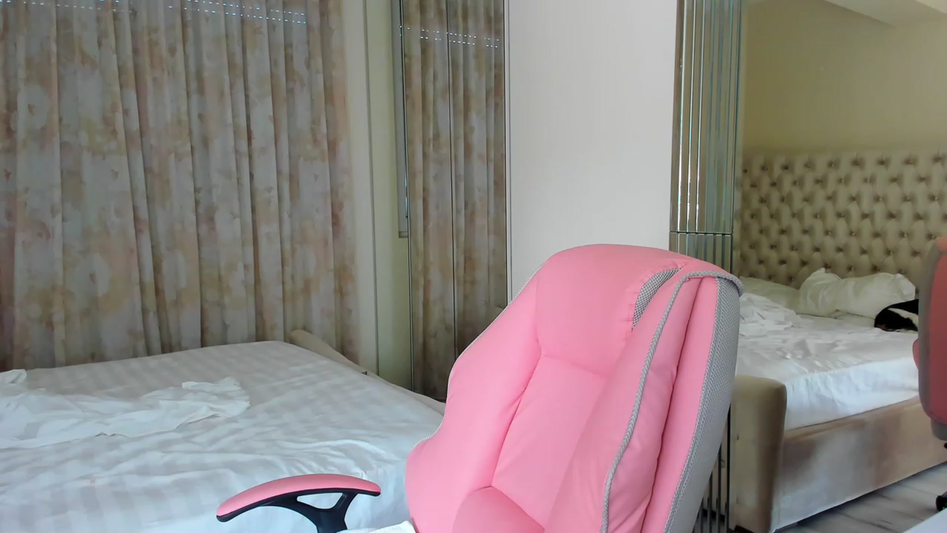 Gallery image thumbnail from AmberWTF's myfreecams stream on, 05/28/2023, 13:43 image 5 of 20