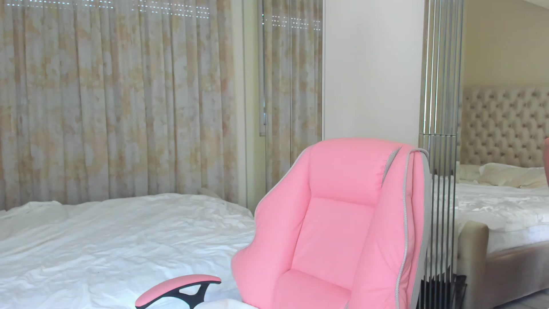 Gallery image thumbnail from AmberWTF's myfreecams stream on, 06/03/2023, 05:59 image 18 of 20