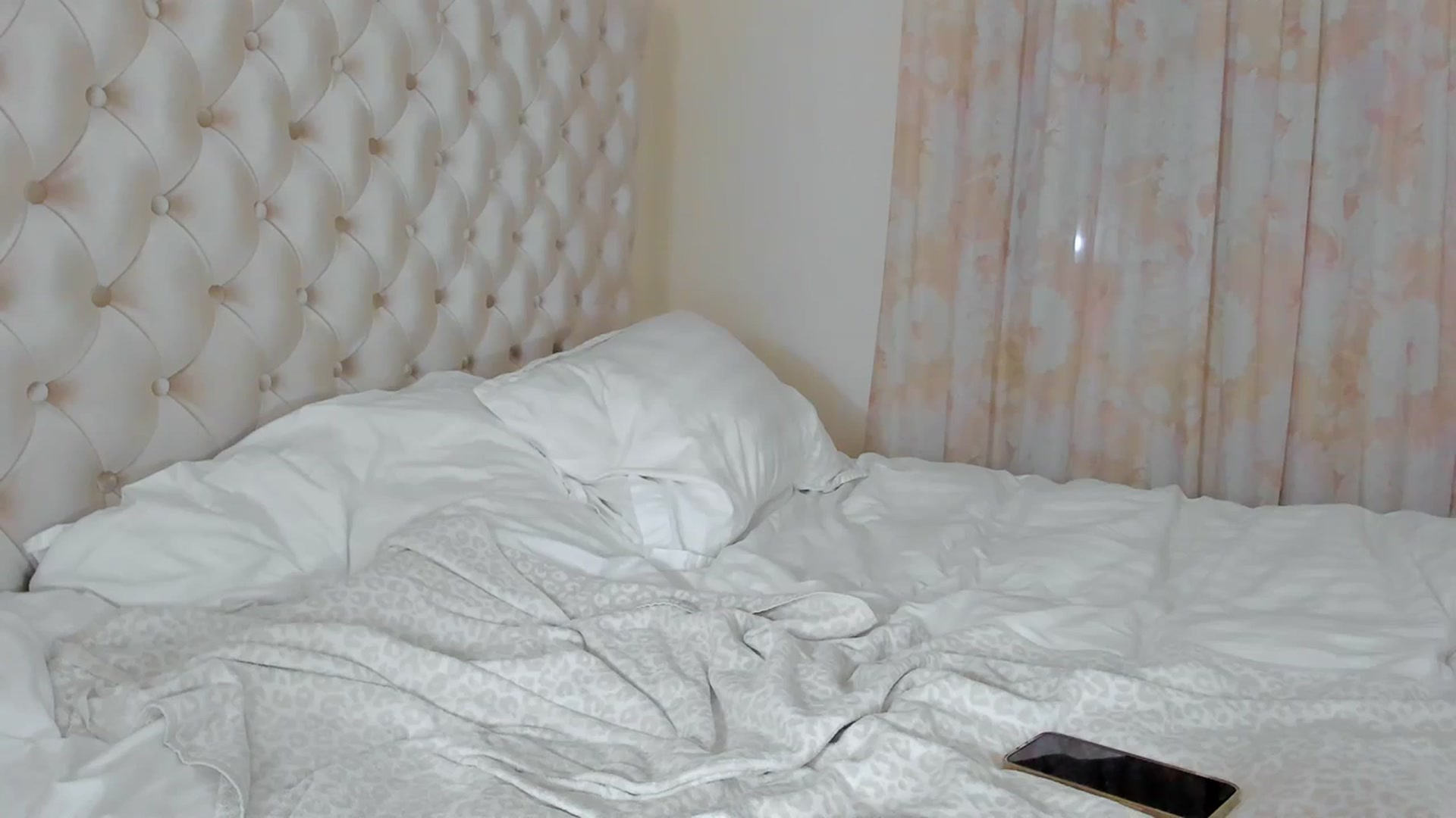 Gallery image thumbnail from AmberWTF's myfreecams stream on, 10/11/2023, 17:53 image 7 of 20