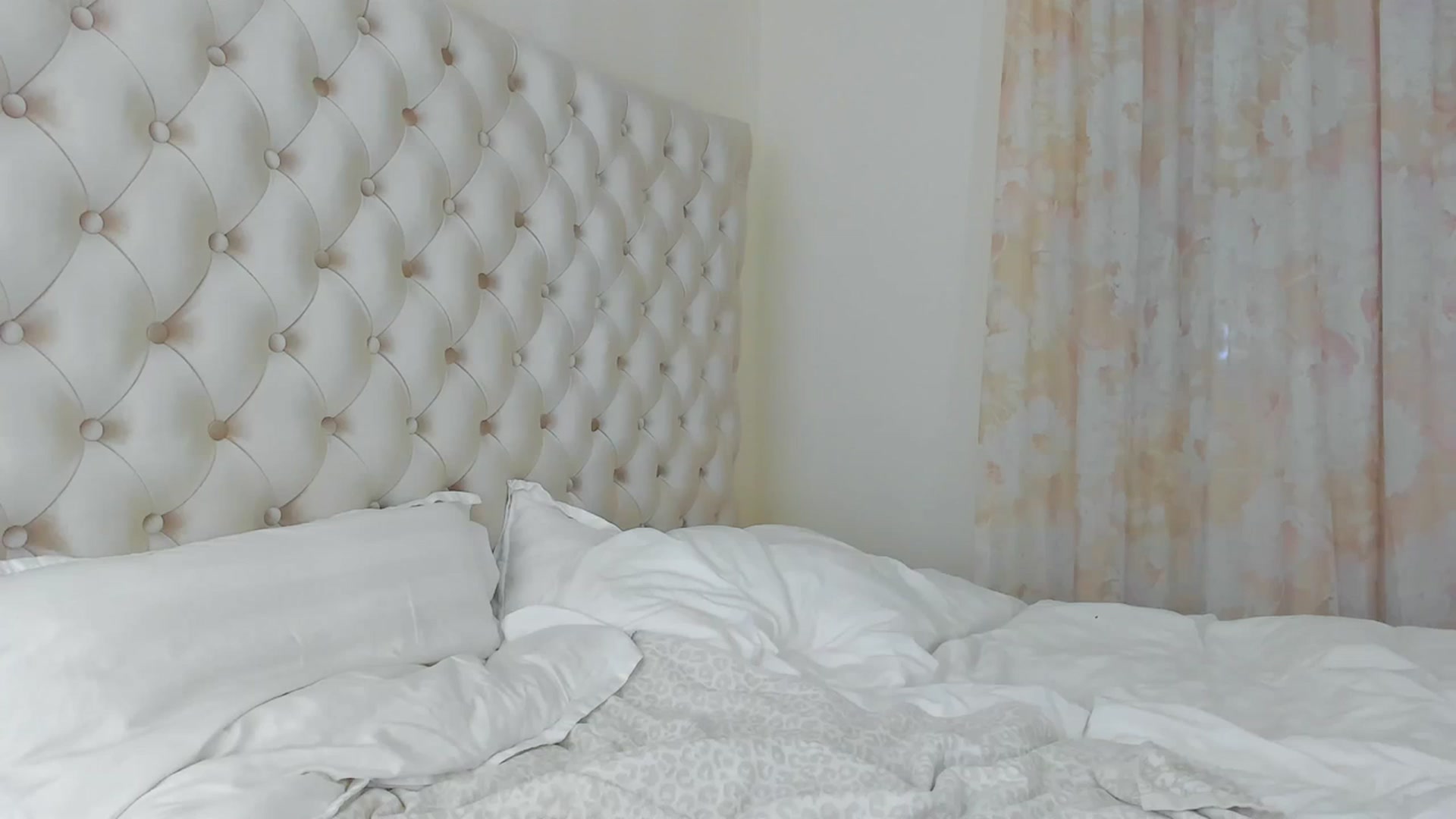 Gallery image thumbnail from AmberWTF's myfreecams stream on, 10/14/2023, 18:03 image 15 of 20